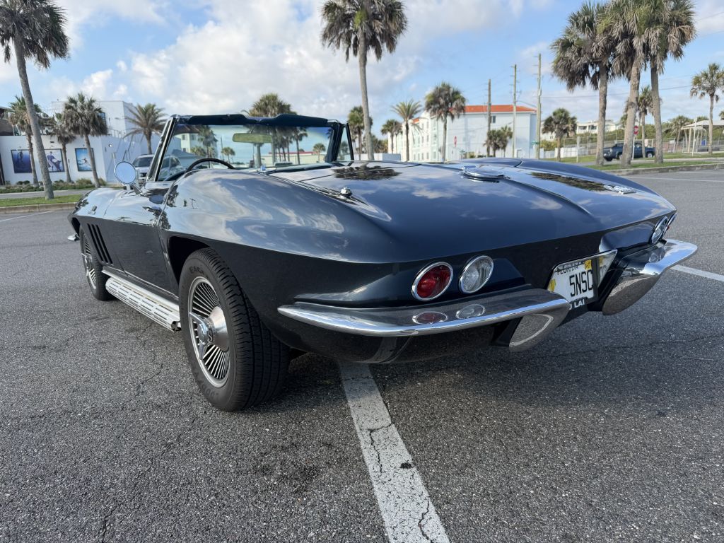 Photo 6 of this CHEVROLET CORVETTE