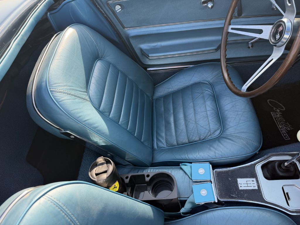 Photo 16 of this CHEVROLET CORVETTE