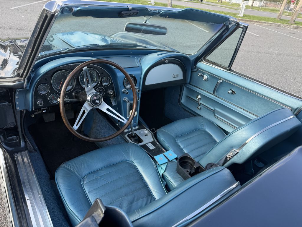 Photo 22 of this CHEVROLET CORVETTE
