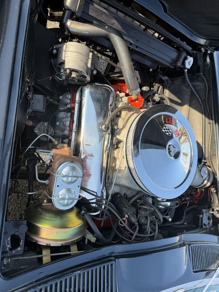 Photo 19 of this CHEVROLET CORVETTE