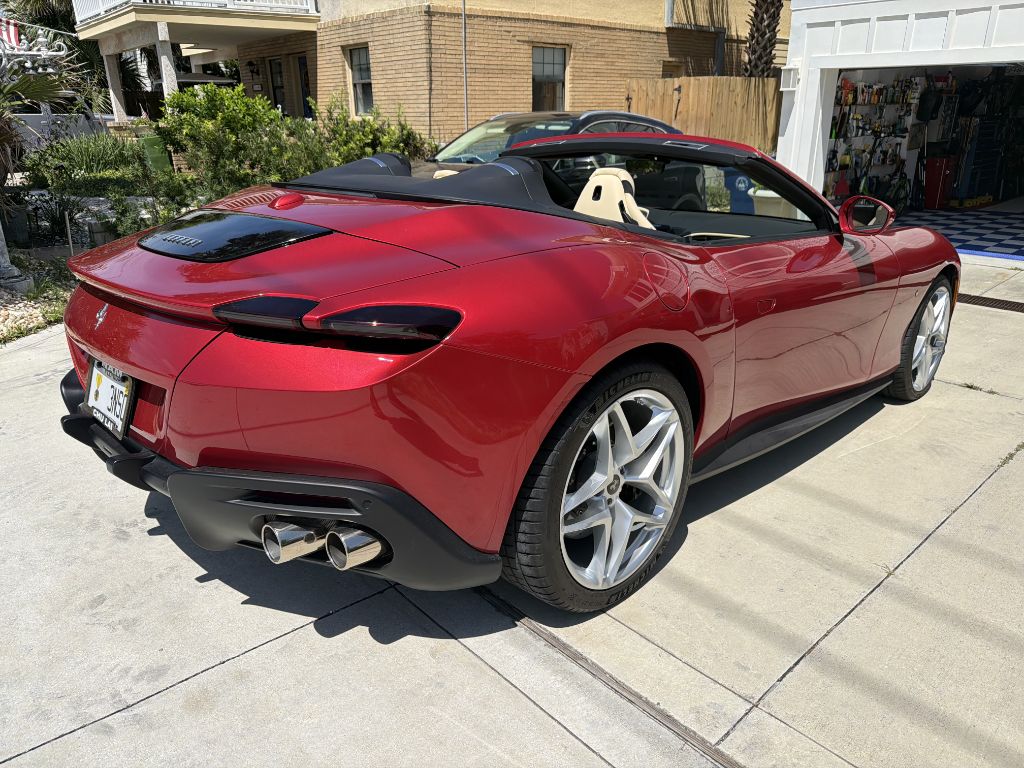 Photo 9 of this FERRARI ROMA SPIDER