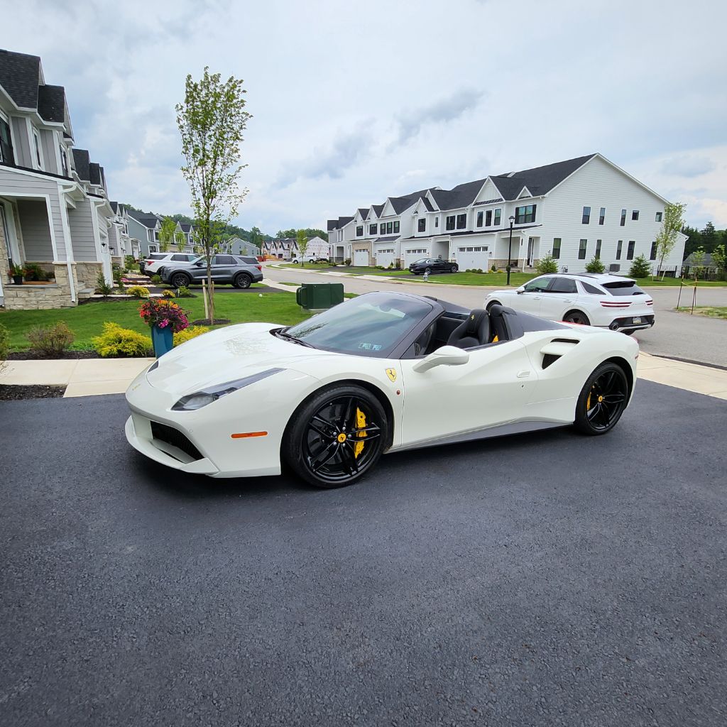 Photo 2 of this FERRARI 488 SPIDER