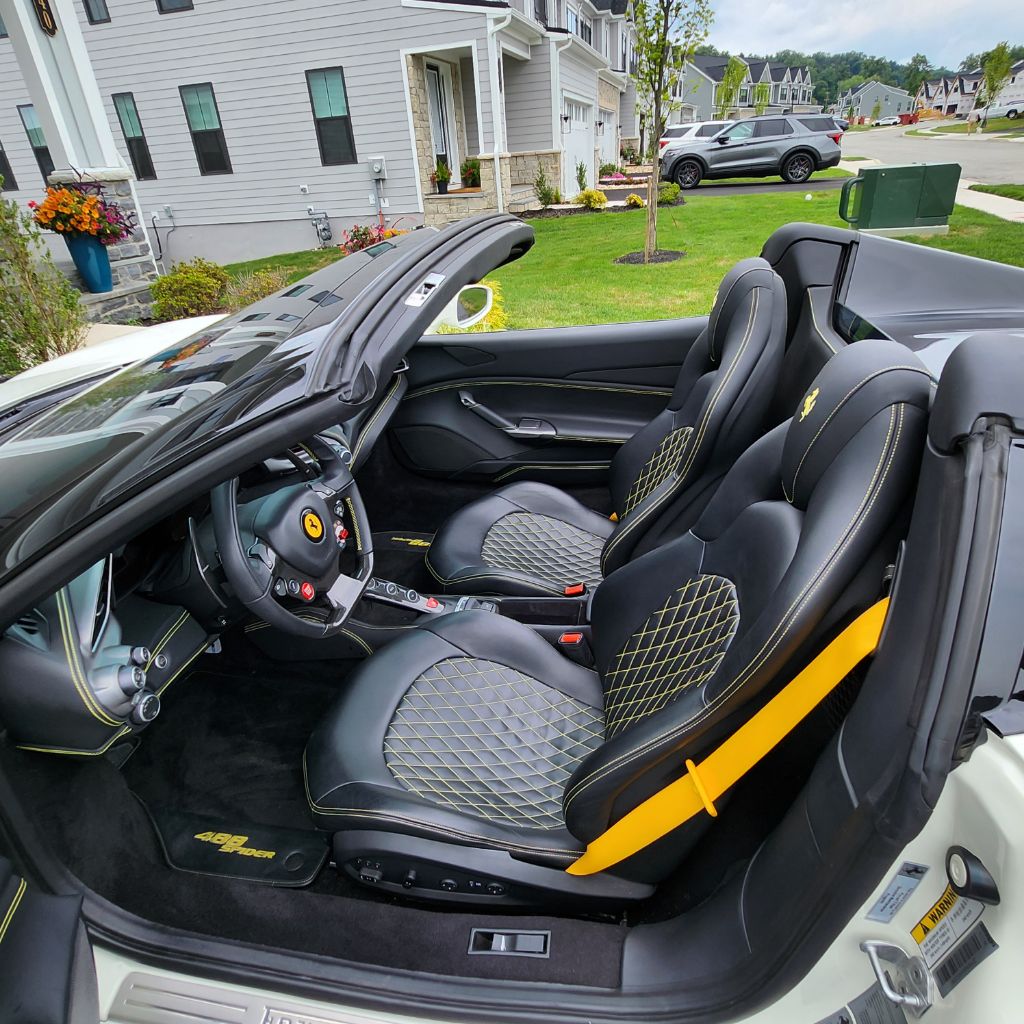 Photo 11 of this FERRARI 488 SPIDER