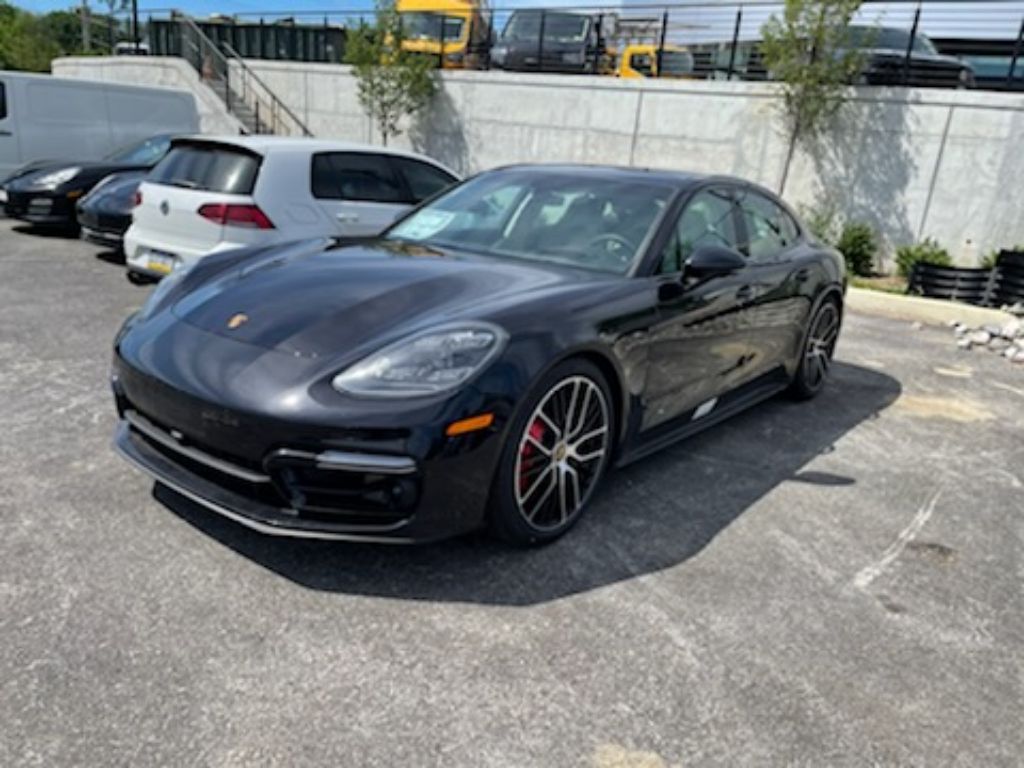 2022 PORSCHE PANAMERA