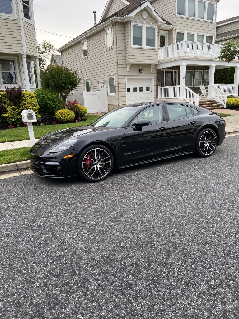 Photo 6 of this PORSCHE PANAMERA