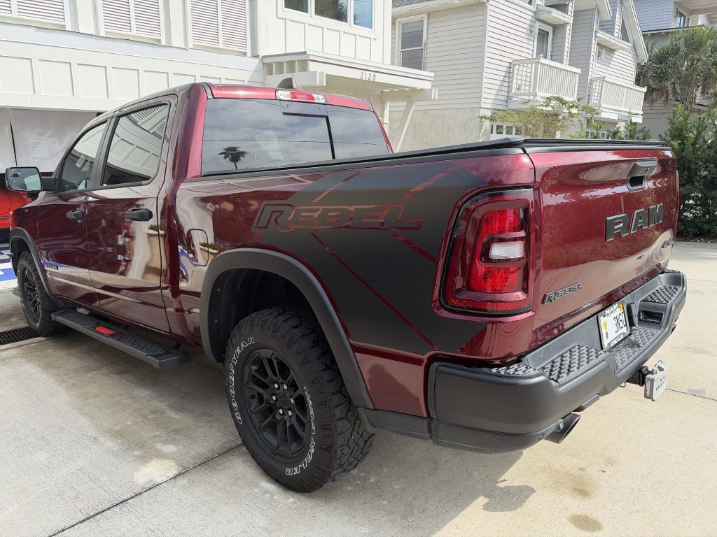 Photo 3 of this RAM 1500