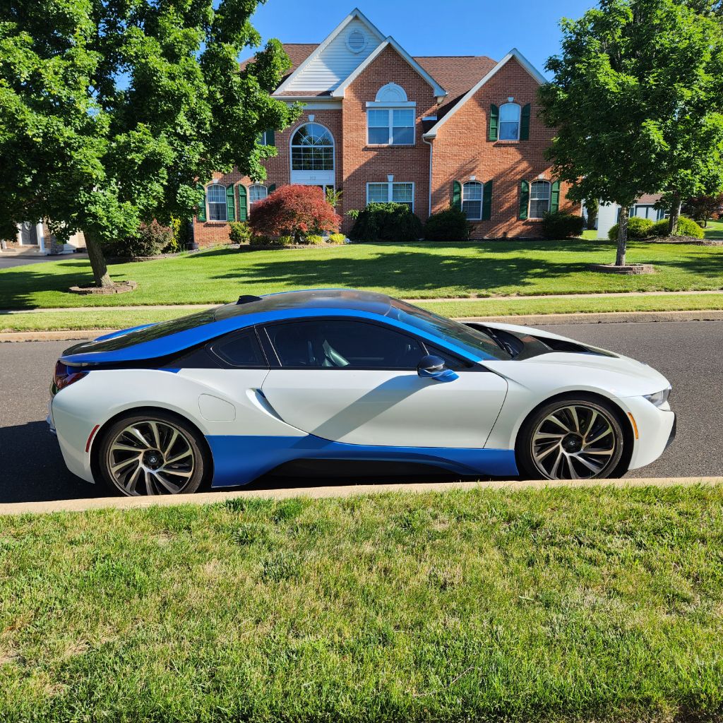 Photo 8 of this BMW I8
