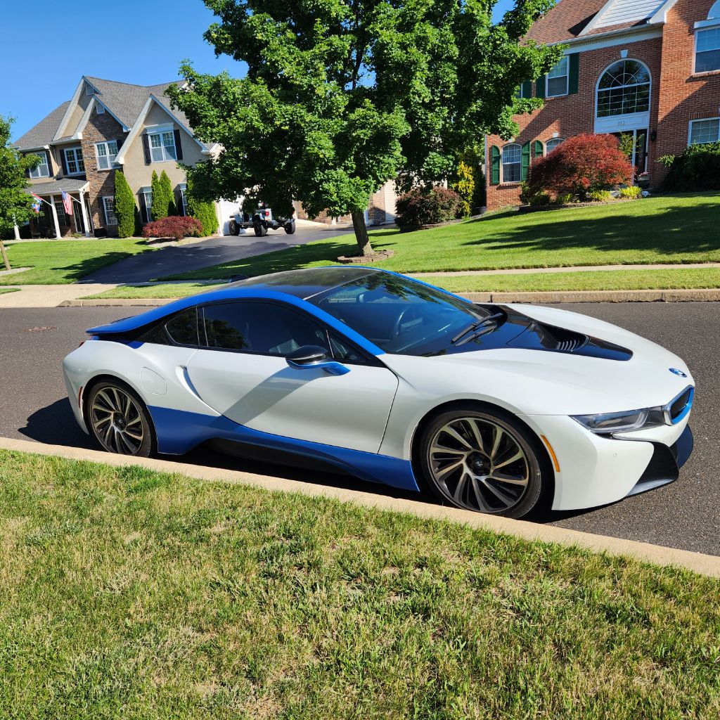 Photo 9 of this BMW I8