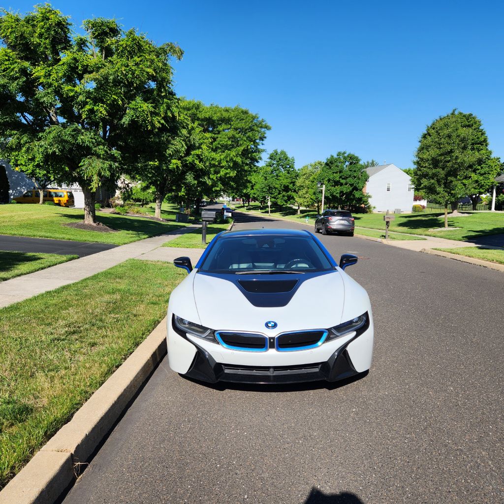 Photo 10 of this BMW I8