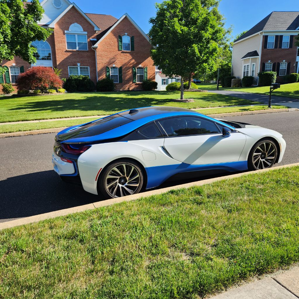 Photo 7 of this BMW I8