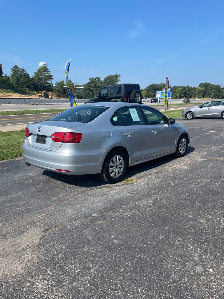 Photo 5 of this VOLKSWAGEN JETTA