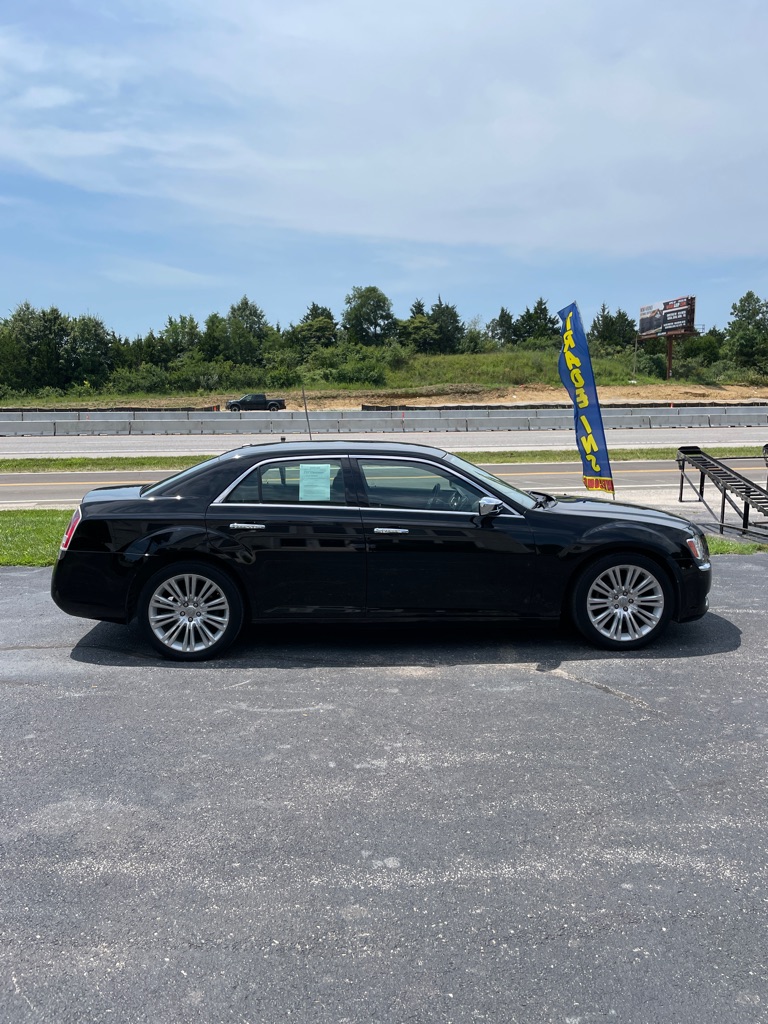Photo 6 of this CHRYSLER 300