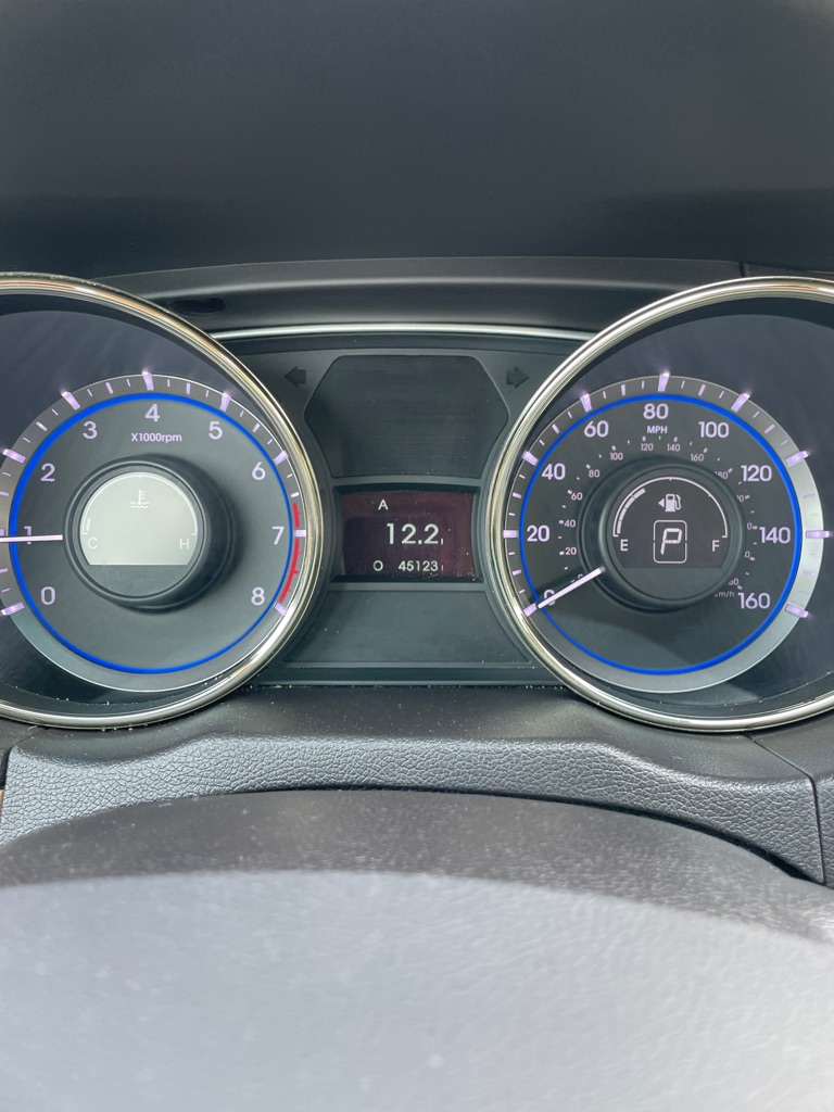Photo 12 of this HYUNDAI SONATA