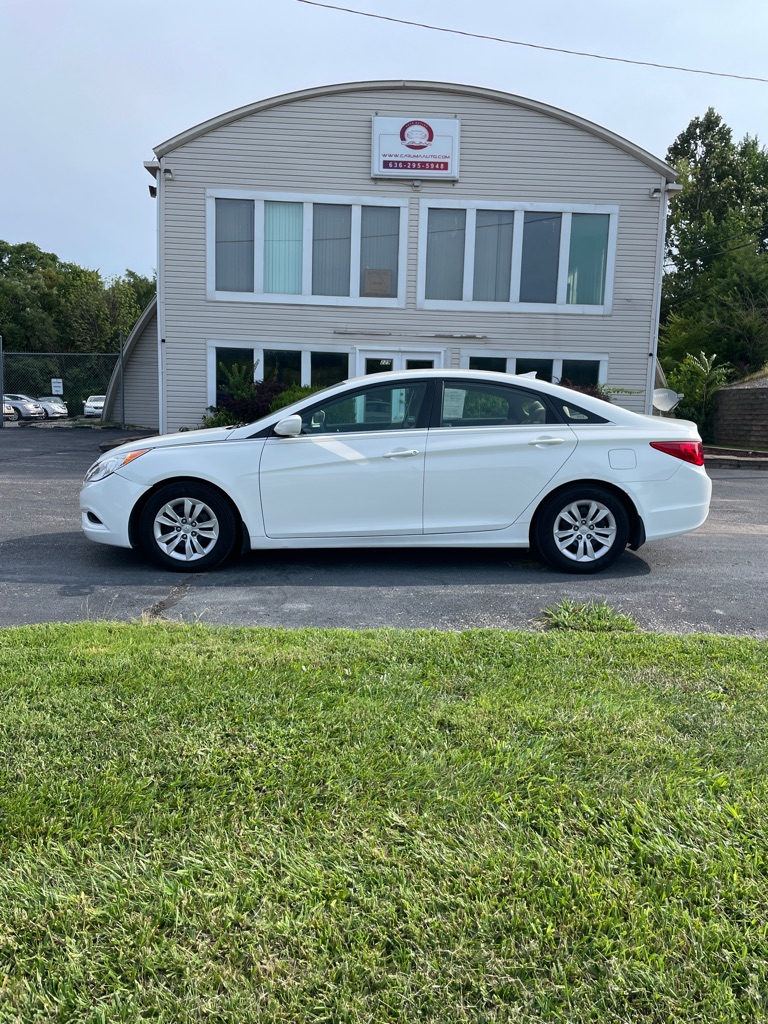 Photo 2 of this HYUNDAI SONATA