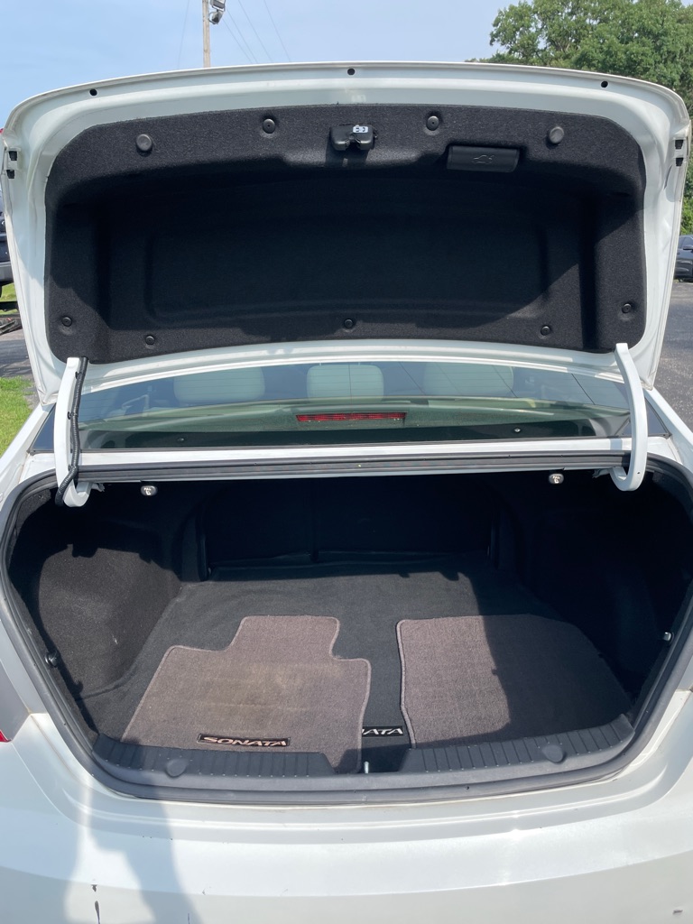 Photo 17 of this HYUNDAI SONATA