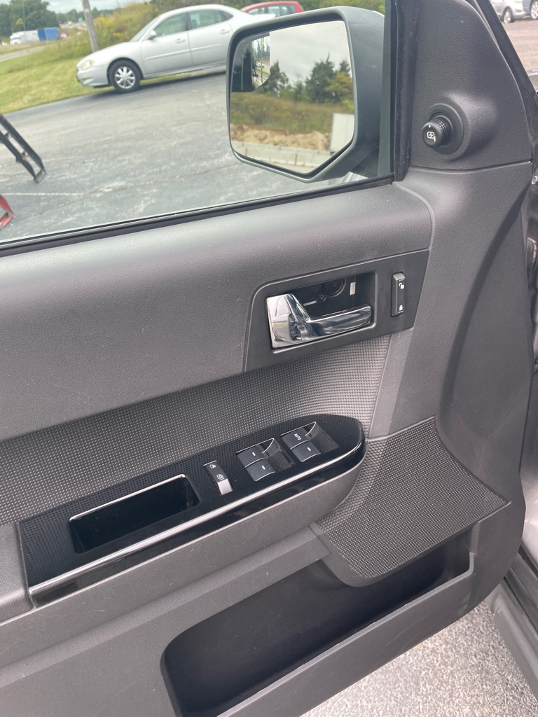 Photo 11 of this FORD ESCAPE