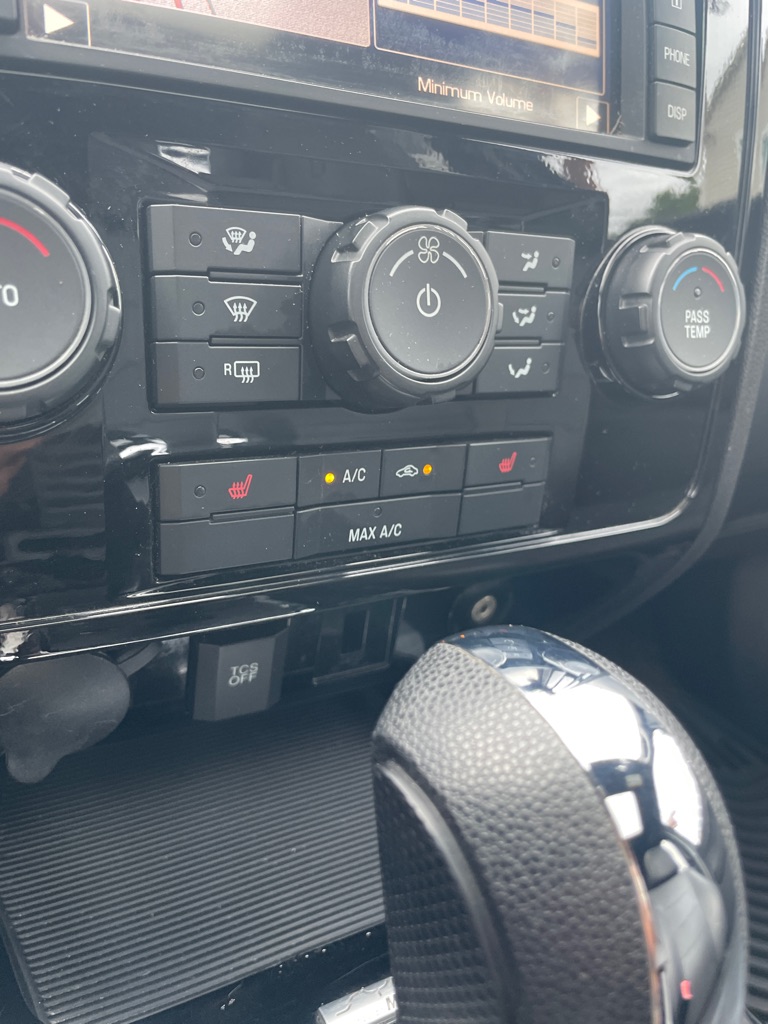 Photo 13 of this FORD ESCAPE