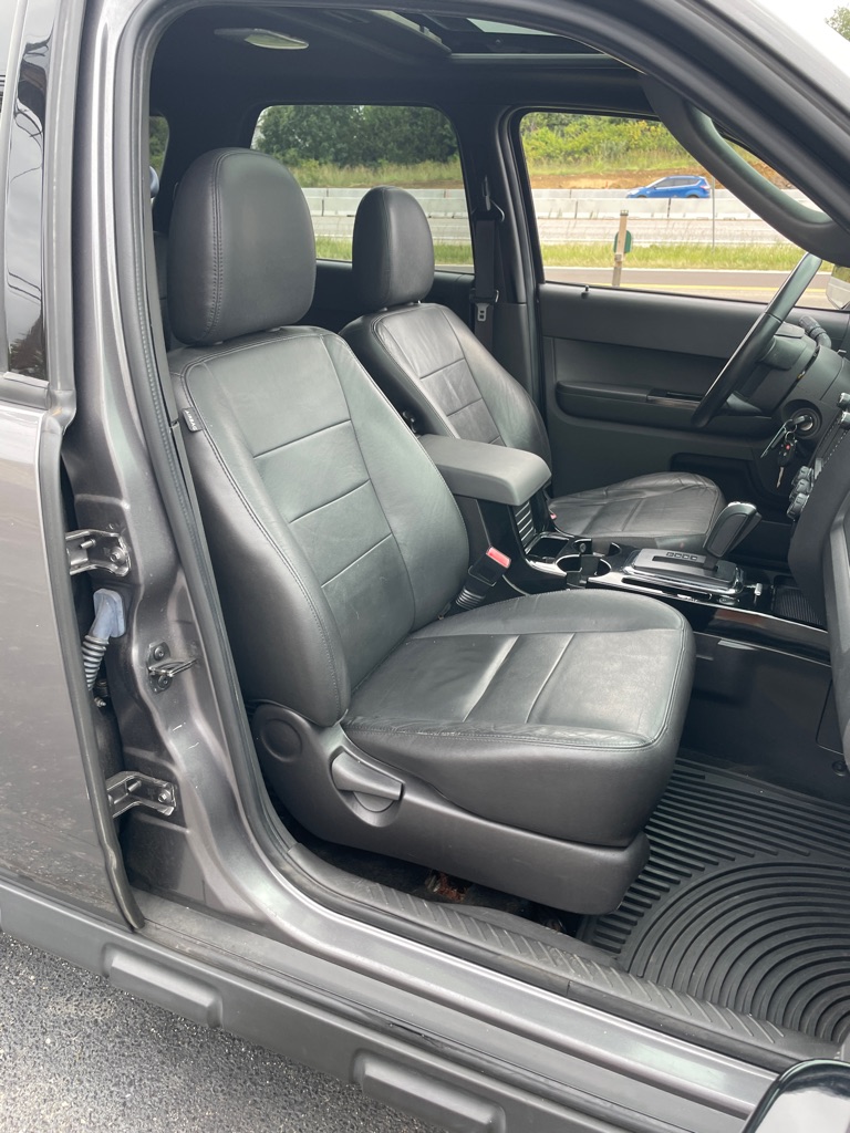 Photo 24 of this FORD ESCAPE