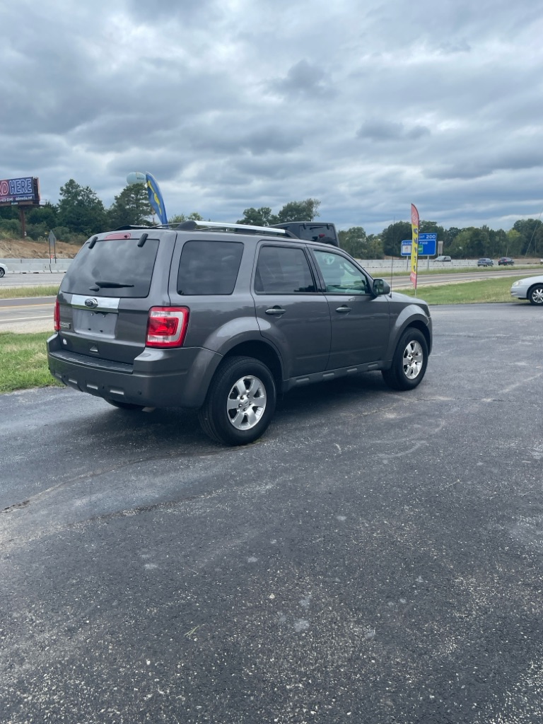 Photo 5 of this FORD ESCAPE