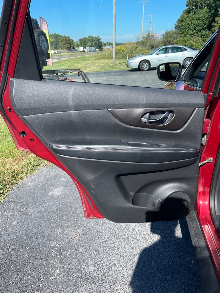 Photo 16 of this NISSAN ROGUE