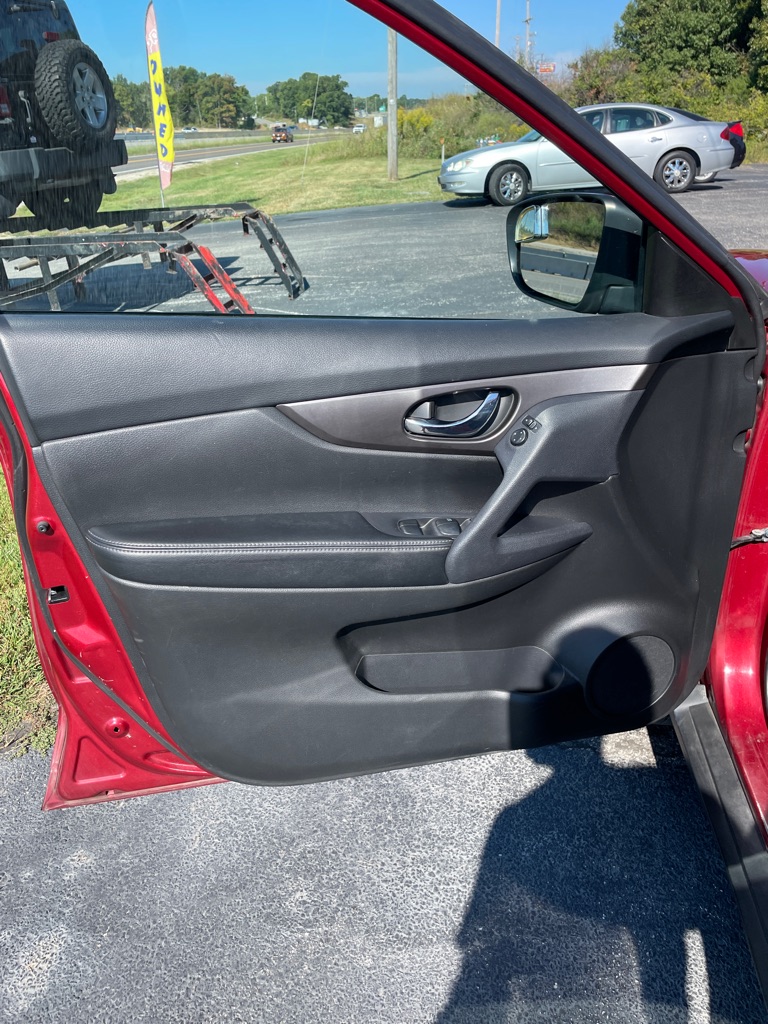 Photo 10 of this NISSAN ROGUE