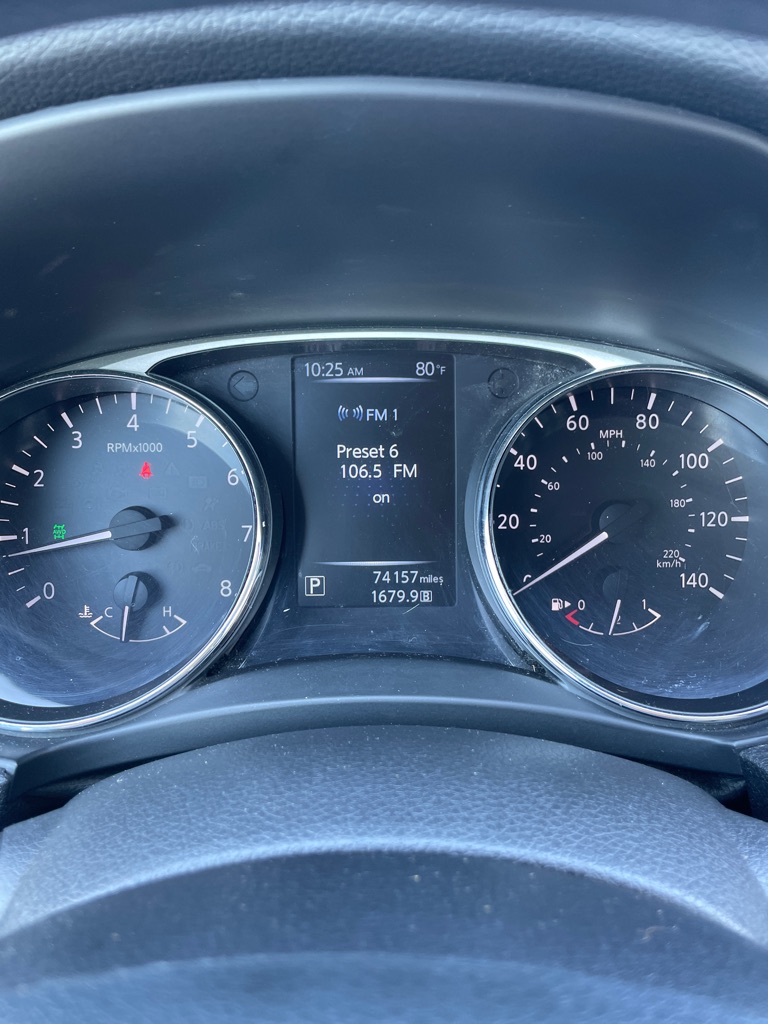 Photo 12 of this NISSAN ROGUE