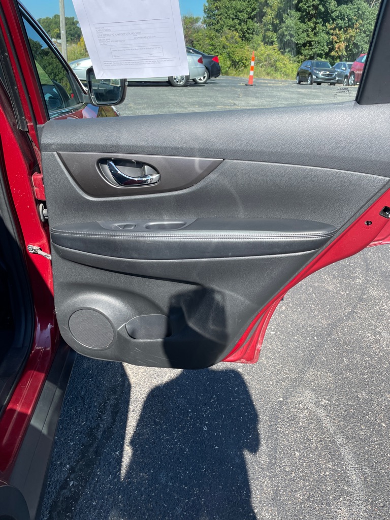 Photo 19 of this NISSAN ROGUE