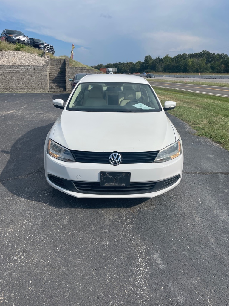 Photo 8 of this VOLKSWAGEN JETTA