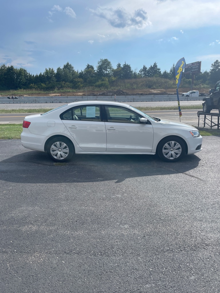 Photo 6 of this VOLKSWAGEN JETTA