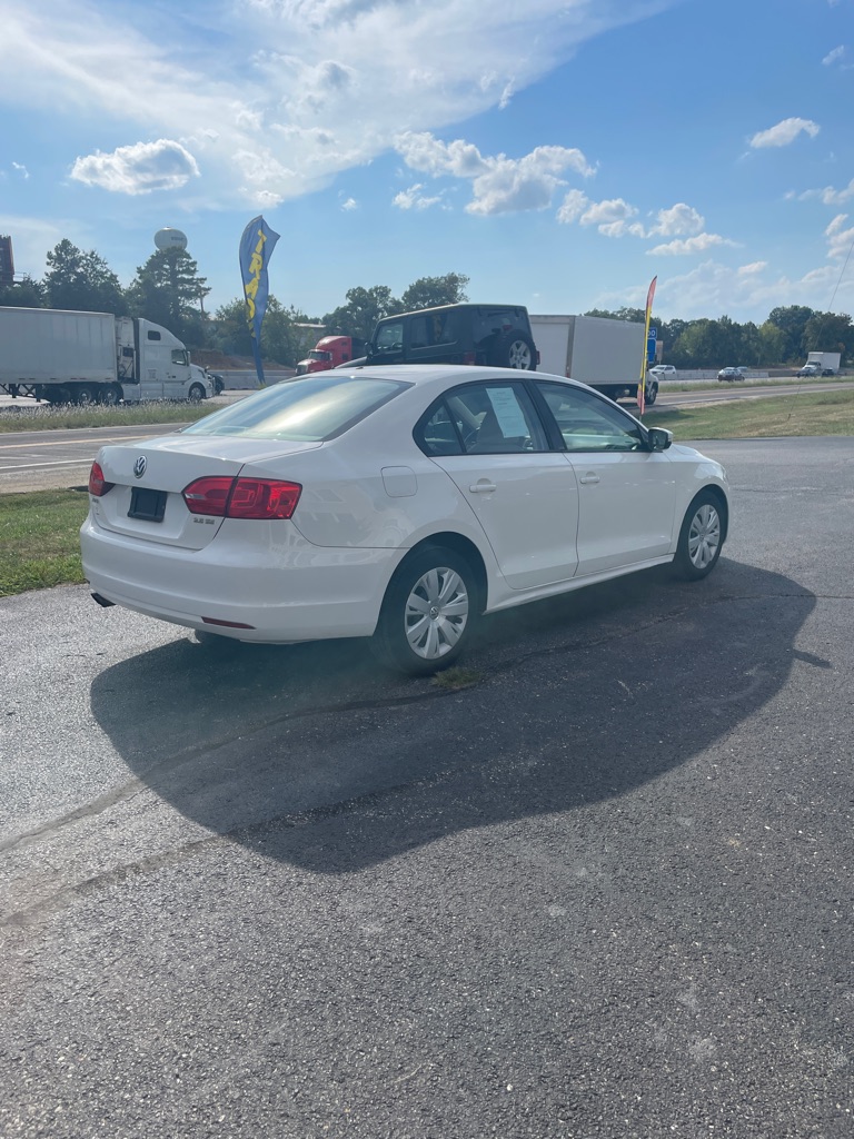 Photo 5 of this VOLKSWAGEN JETTA