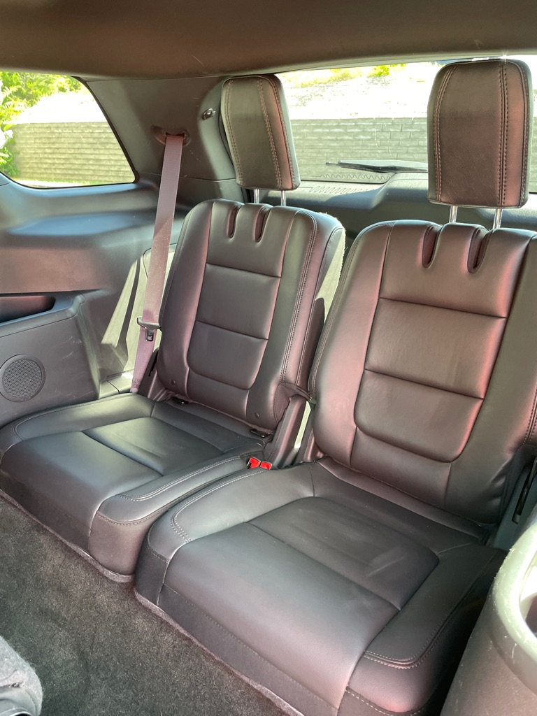 Photo 19 of this FORD EXPLORER