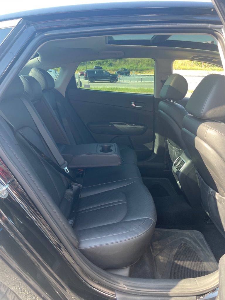 Photo 21 of this KIA OPTIMA