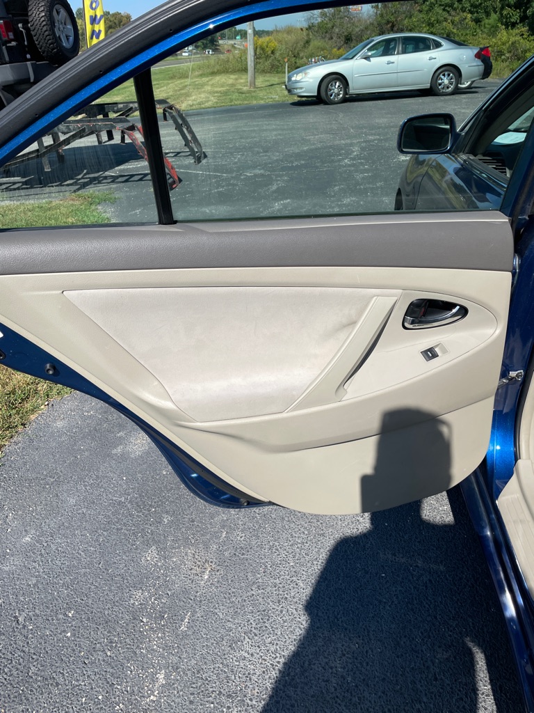 Photo 16 of this TOYOTA CAMRY