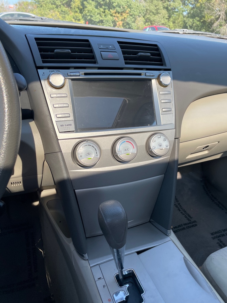Photo 13 of this TOYOTA CAMRY