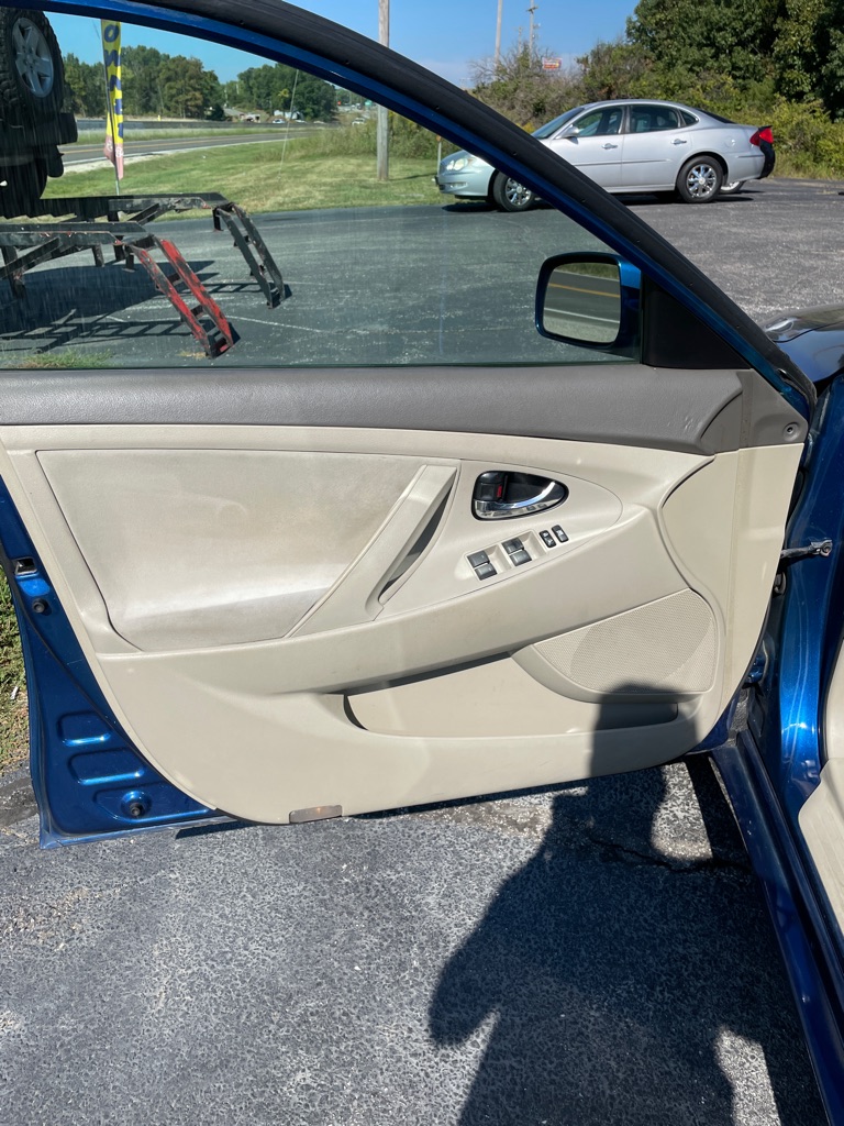 Photo 10 of this TOYOTA CAMRY