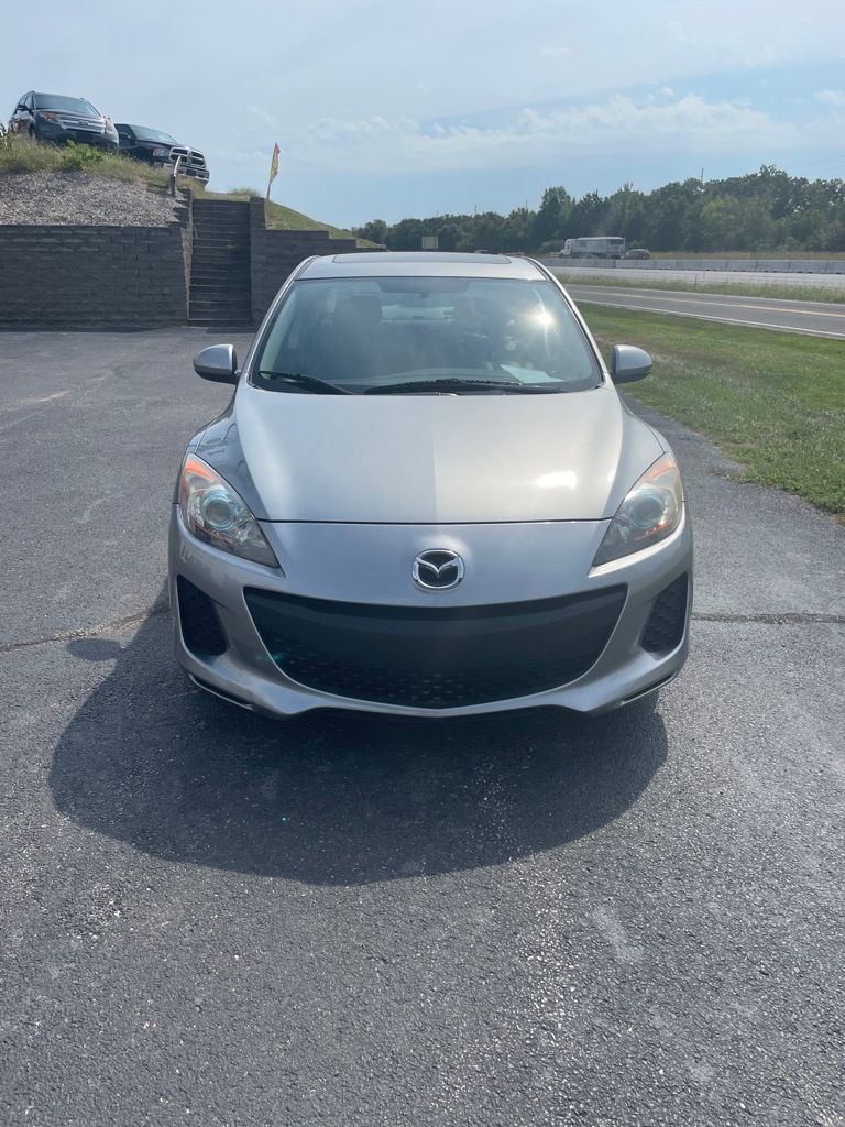 Photo 8 of this MAZDA 3