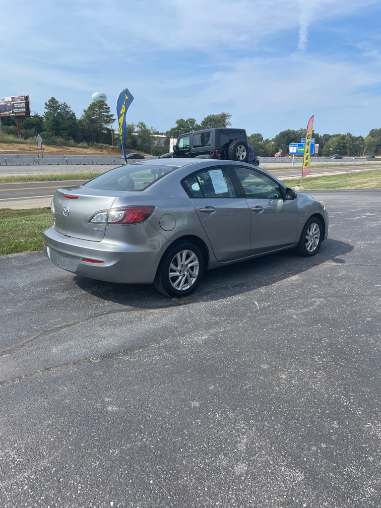 Photo 5 of this MAZDA 3