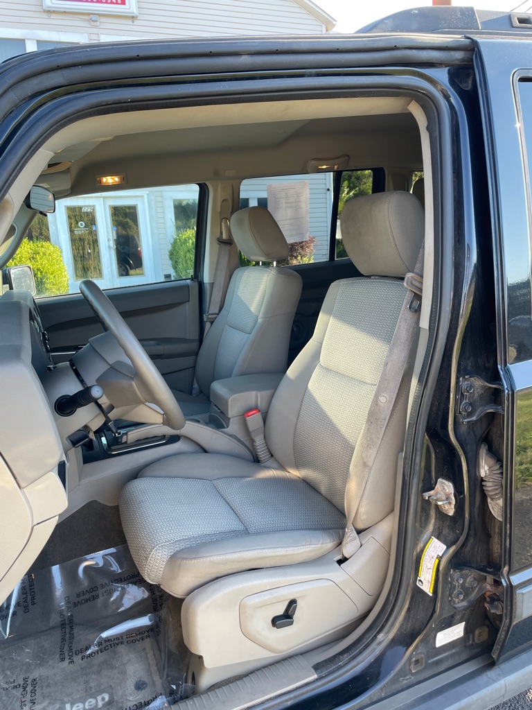 Photo 14 of this JEEP COMMANDER