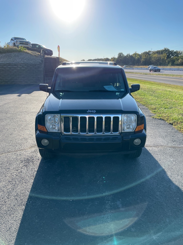 Photo 8 of this JEEP COMMANDER