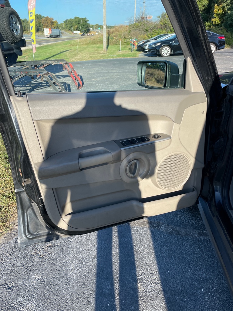 Photo 10 of this JEEP COMMANDER