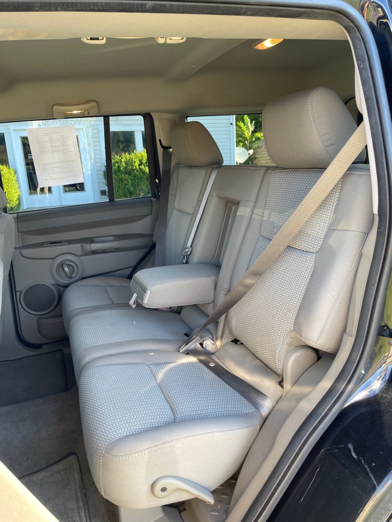 Photo 16 of this JEEP COMMANDER