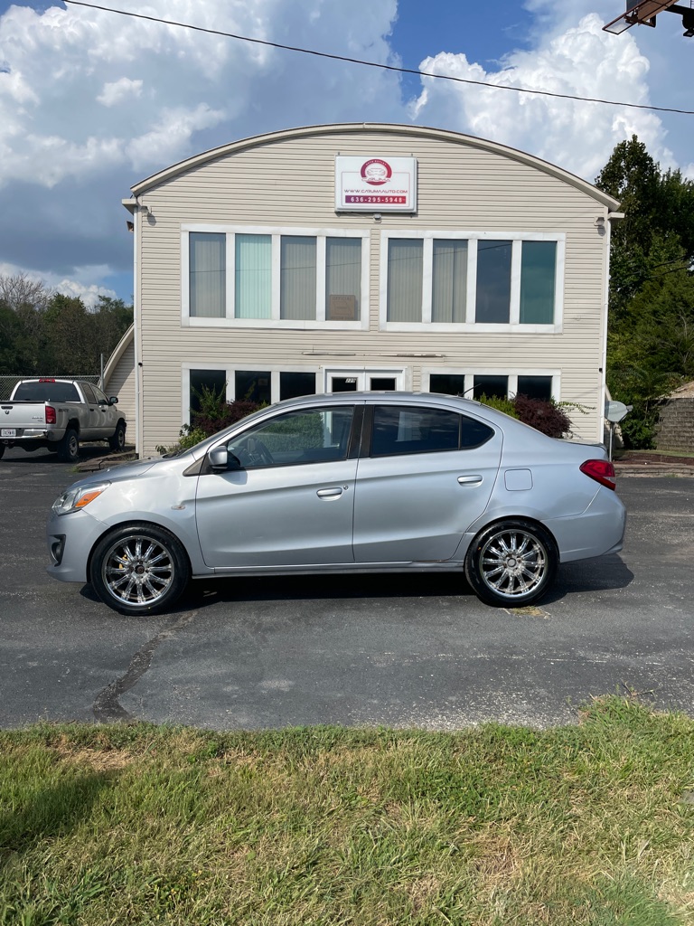 Photo 2 of this MITSUBISHI MIRAGE