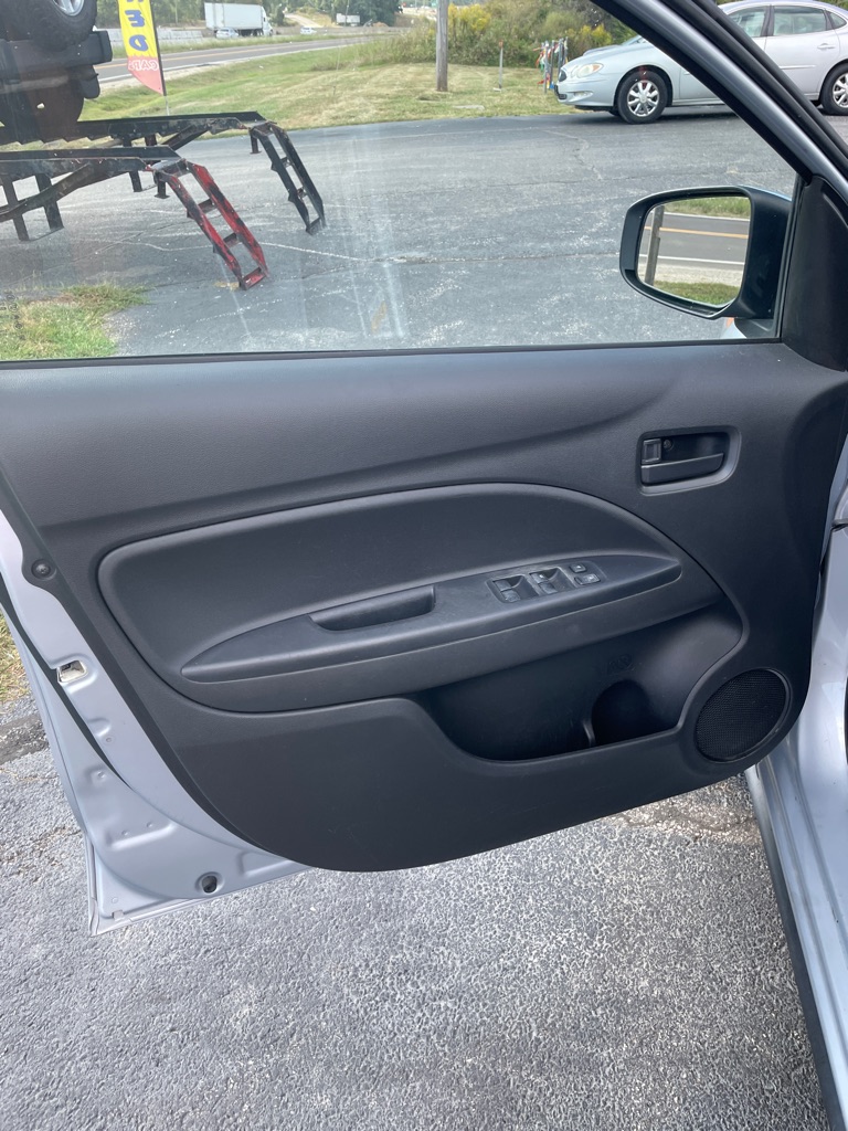 Photo 10 of this MITSUBISHI MIRAGE