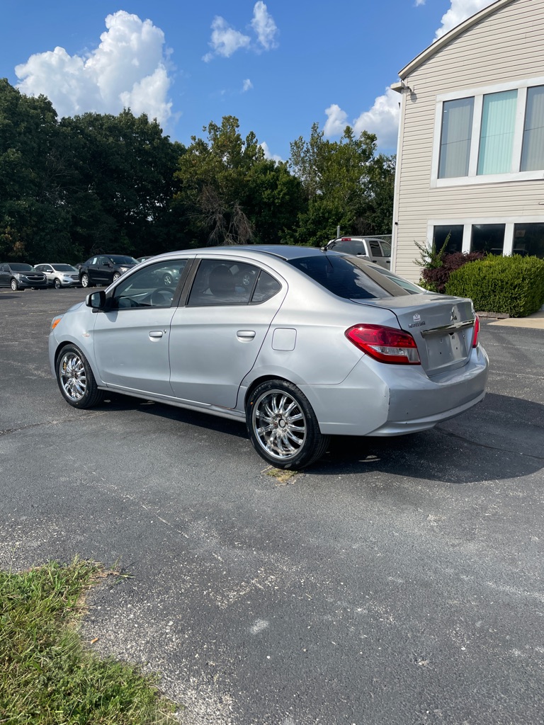 Photo 3 of this MITSUBISHI MIRAGE