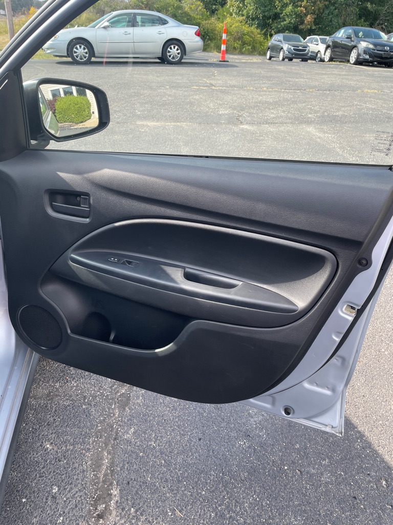 Photo 21 of this MITSUBISHI MIRAGE
