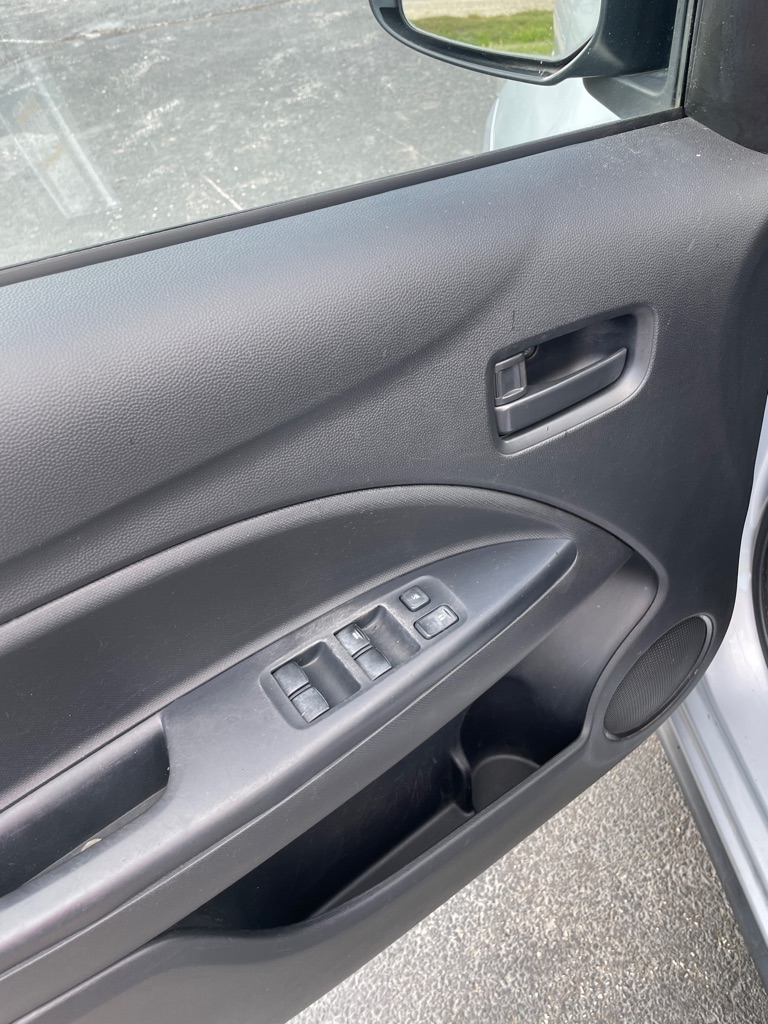 Photo 11 of this MITSUBISHI MIRAGE