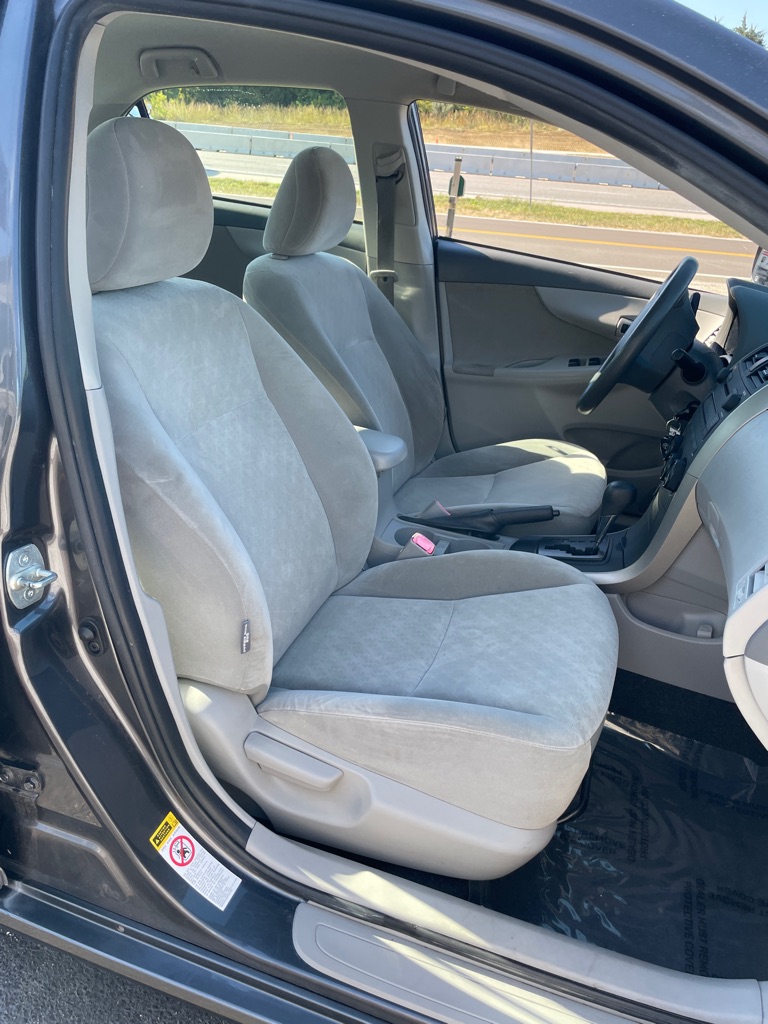 Photo 22 of this TOYOTA COROLLA