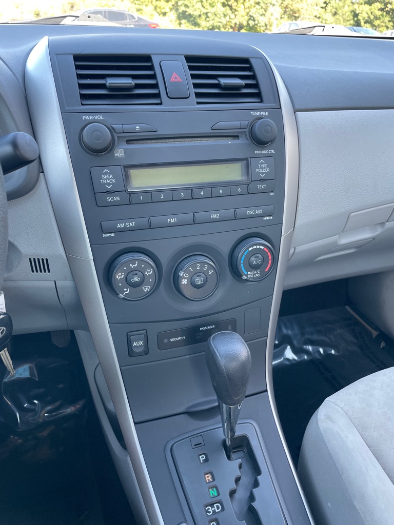 Photo 13 of this TOYOTA COROLLA
