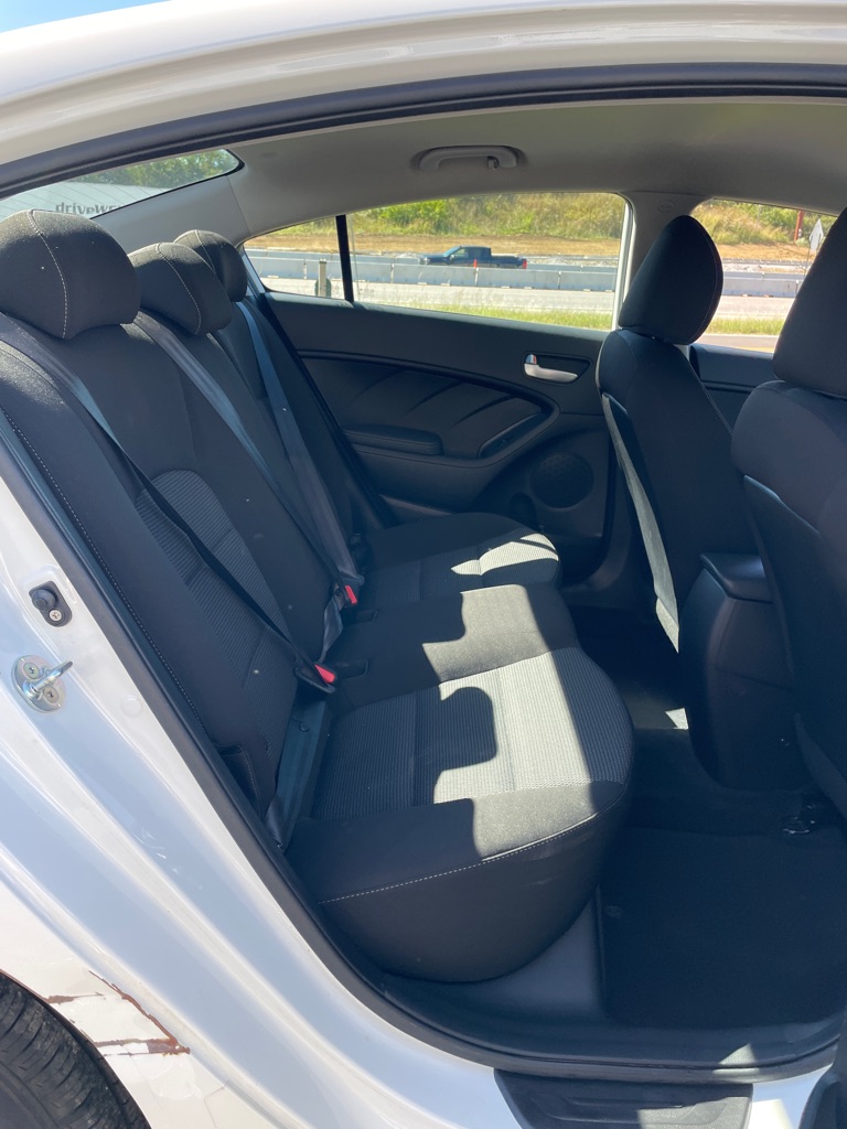 Photo 19 of this KIA FORTE