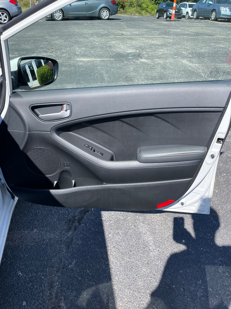 Photo 21 of this KIA FORTE